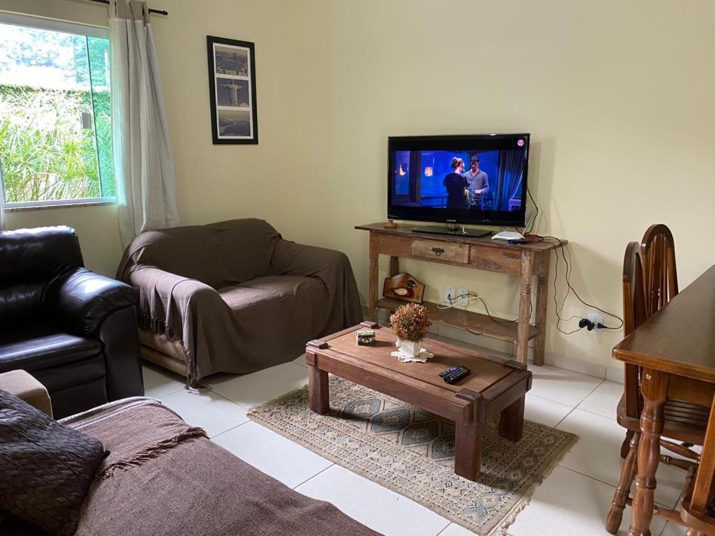 Lumiar Casa Solar Churrasqueira Com 3 Quartos Sendo Um Suite Arejada, Jardim A 700M Do Centro Ngoại thất bức ảnh