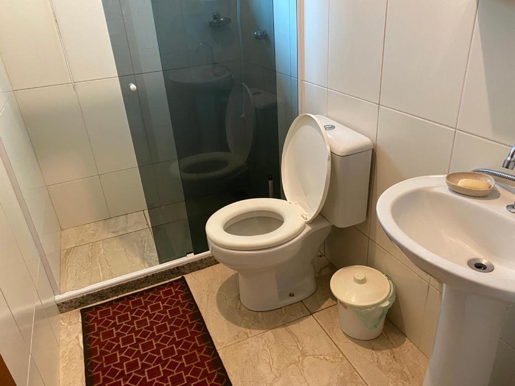 Lumiar Casa Solar Churrasqueira Com 3 Quartos Sendo Um Suite Arejada, Jardim A 700M Do Centro Ngoại thất bức ảnh