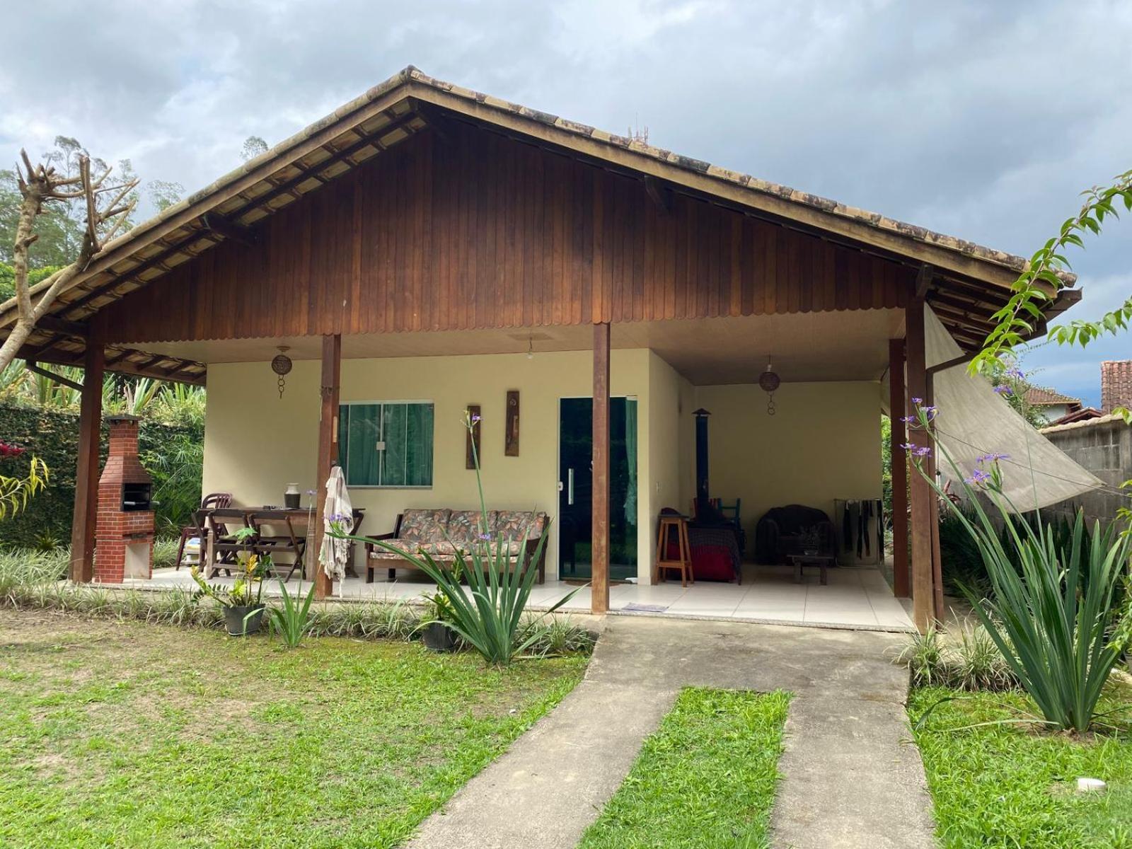 Lumiar Casa Solar Churrasqueira Com 3 Quartos Sendo Um Suite Arejada, Jardim A 700M Do Centro Ngoại thất bức ảnh